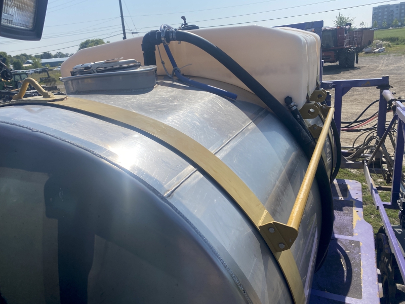 2001 AG-CHEM ROGATOR 1254 SELF PROPELLED SPRAYER