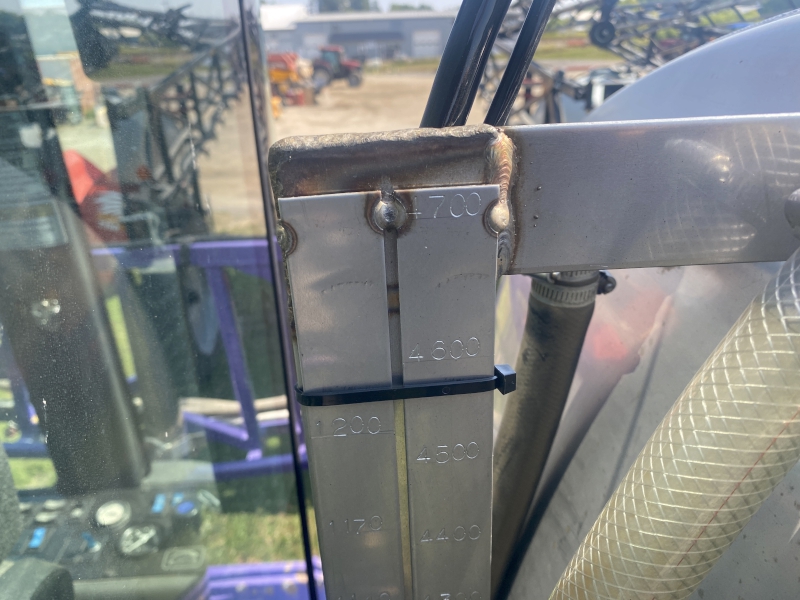 2001 AG-CHEM ROGATOR 1254 SELF PROPELLED SPRAYER