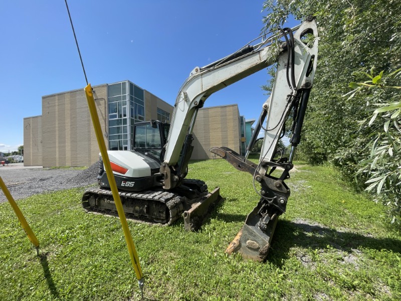2018 BOBCAT E85 MINI EXCAVATOR WITH DOZER BLADE