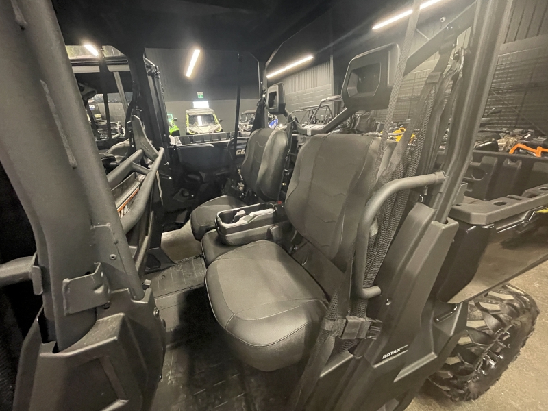 Side-by-Side/Utility Vehicle  2025 CAN-AM DEFENDER MAX XT HD10 SIDE BY SIDE Photo