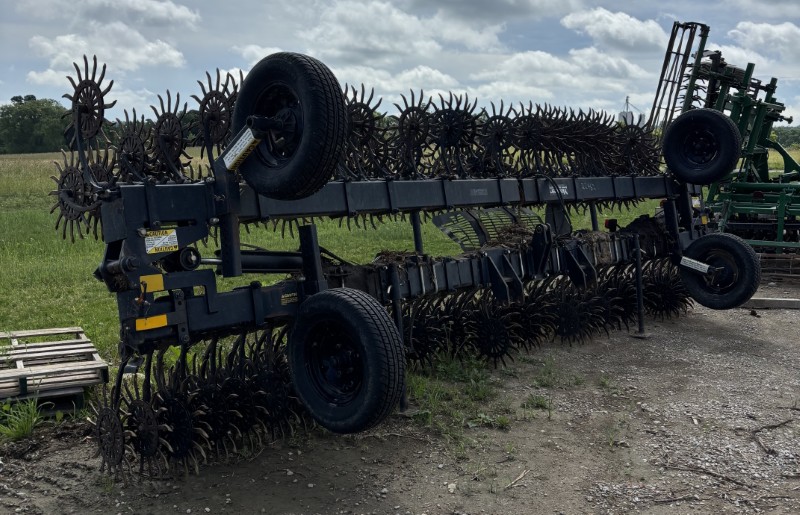 2010 YETTER 3541 ROTARY HOE