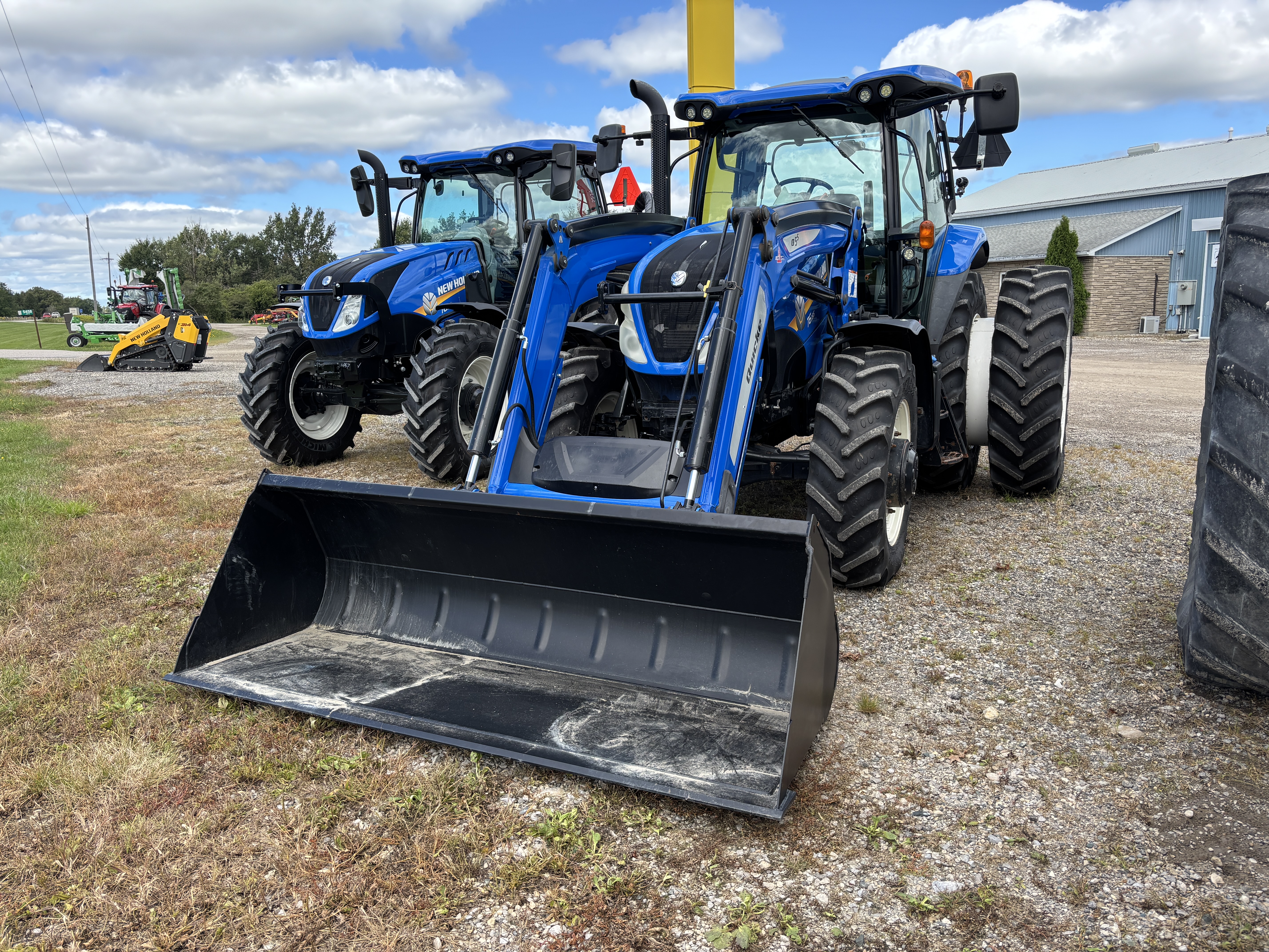2017 NEW HOLLAND T6.155 TRACTOR WITH LOADER