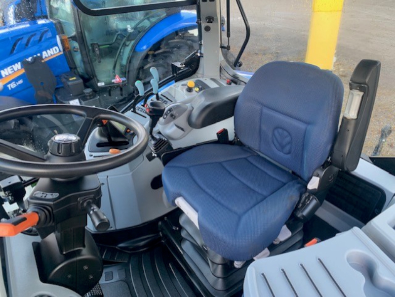 2017 NEW HOLLAND T6.155 TRACTOR WITH LOADER
