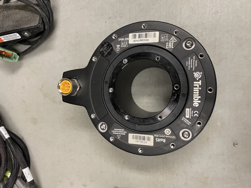 EZ-PILOT PRO WITH CABLING