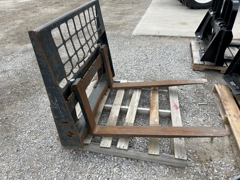 2015 4000x48 PALLET FORK ASV30 ATTACH