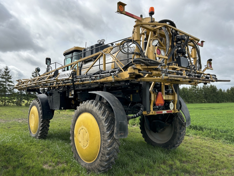 2018 ROGATOR RG1100C HIGH CLEARANCE SPRAYER