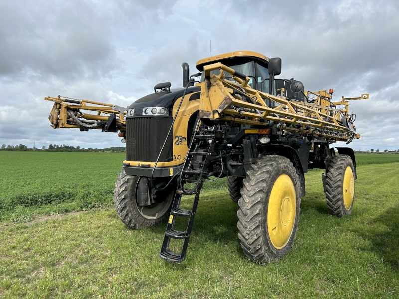 2018 ROGATOR RG1100C HIGH CLEARANCE SPRAYER
