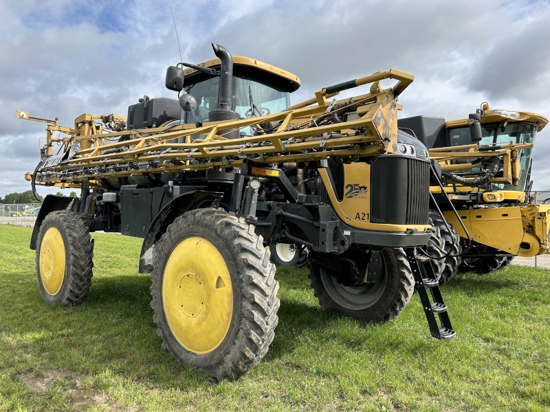 2018 ROGATOR RG1100C HIGH CLEARANCE SPRAYER