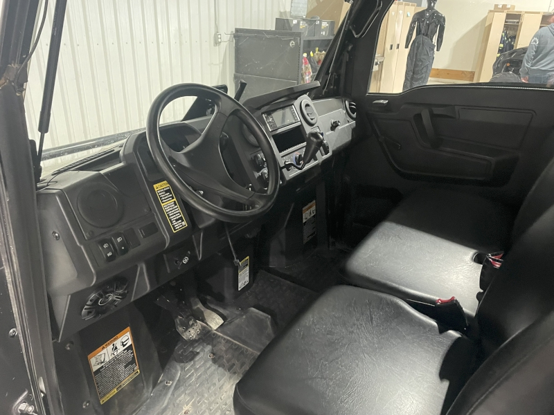 ATV & Utility Vehicles  2019 JOHN DEERE XUV835M CROSSOVER GATOR UTILITY VEHICLE Photo