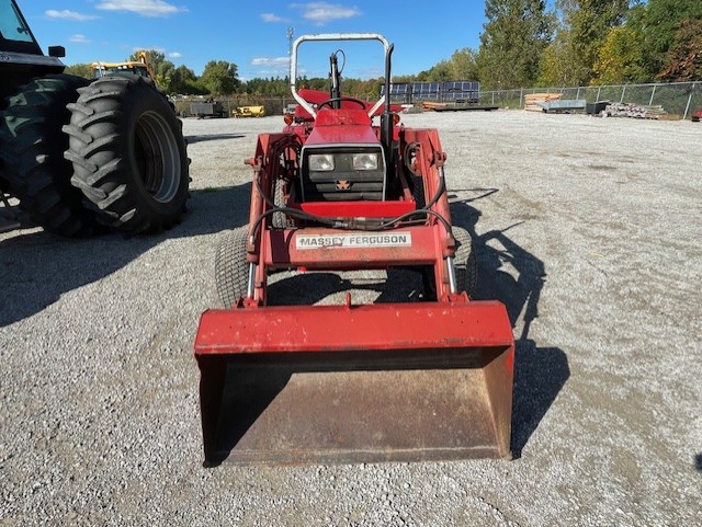 1986 MASSEY FERGUSON 1030 TRACTOR WITH LOADER AND BACKHOE