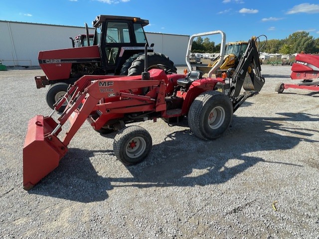 1986 MASSEY FERGUSON 1030 TRACTOR WITH LOADER AND BACKHOE