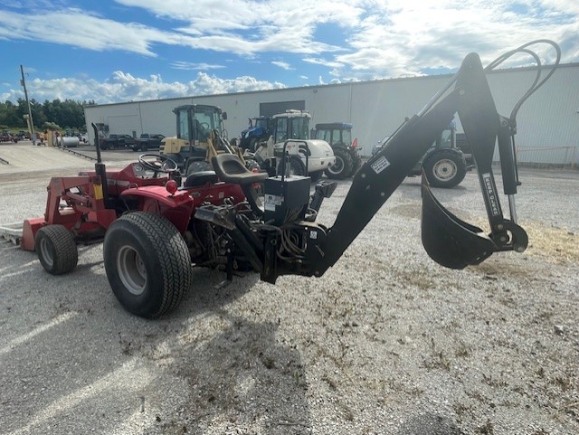 1986 MASSEY FERGUSON 1030 TRACTOR WITH LOADER AND BACKHOE