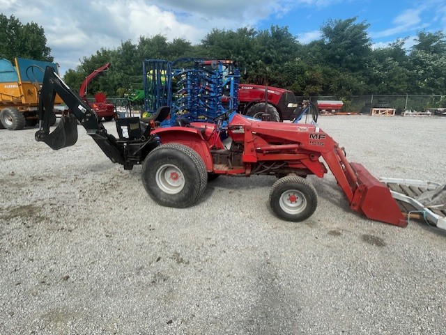 1986 MASSEY FERGUSON 1030 TRACTOR WITH LOADER AND BACKHOE