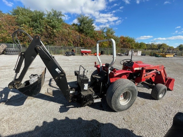 1986 MASSEY FERGUSON 1030 TRACTOR WITH LOADER AND BACKHOE