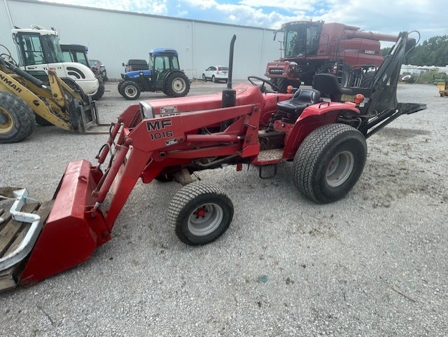 1986 MASSEY FERGUSON 1030 TRACTOR WITH LOADER AND BACKHOE
