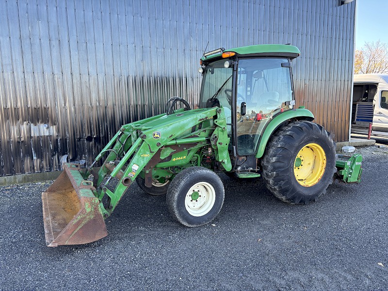 2017 JOHN DEERE 4044R TRACTOR WITH LOADER