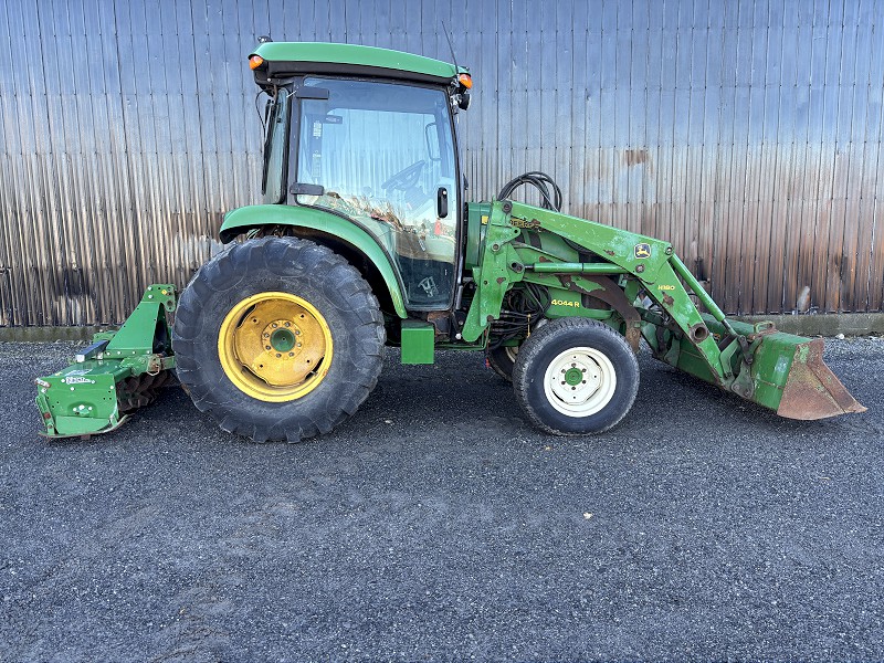 2017 JOHN DEERE 4044R TRACTOR WITH LOADER