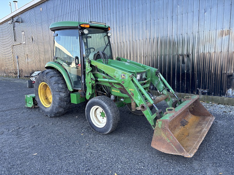 2017 JOHN DEERE 4044R TRACTOR WITH LOADER