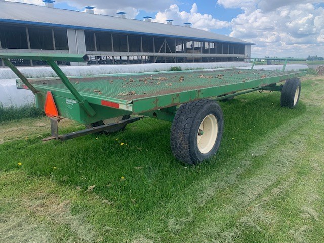 2007 JBM 8.5X26 BALE WAGON