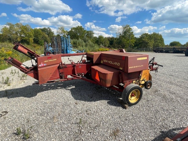 1983 NEW HOLLAND 316 SQUARE BALER
