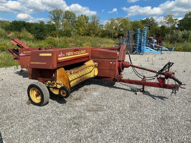 1983 NEW HOLLAND 316 SQUARE BALER