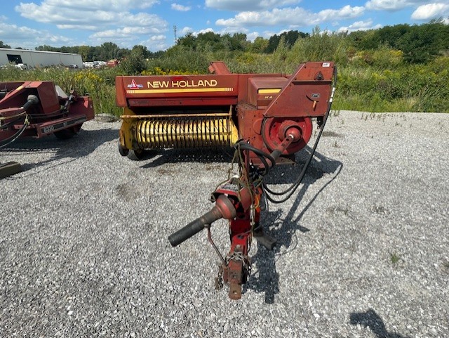 1983 NEW HOLLAND 316 SQUARE BALER