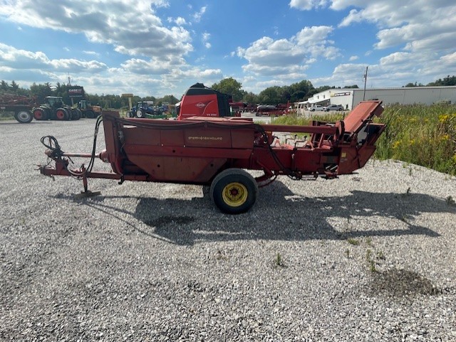 1983 NEW HOLLAND 316 SQUARE BALER