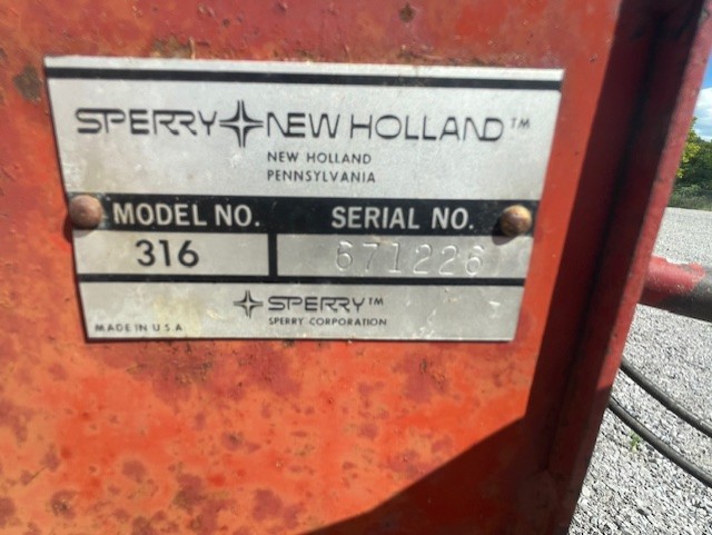 1983 NEW HOLLAND 316 SQUARE BALER