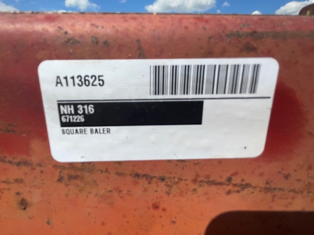 1983 NEW HOLLAND 316 SQUARE BALER