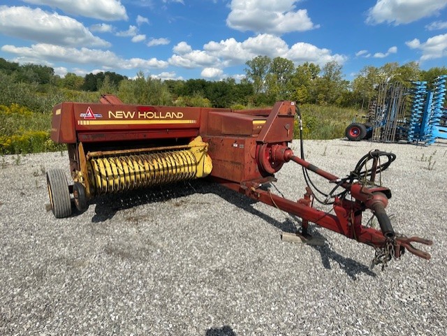 1983 NEW HOLLAND 316 SQUARE BALER