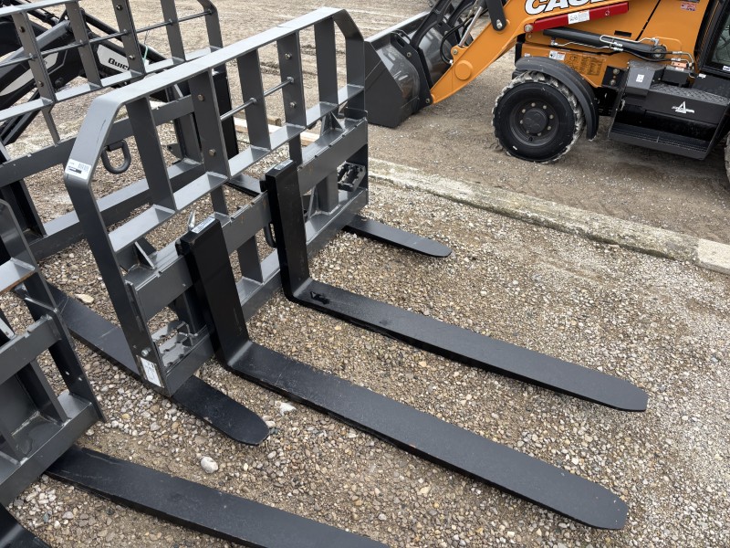 2025 CNH 5500 POUND PALLET FORK-SS ATTACH