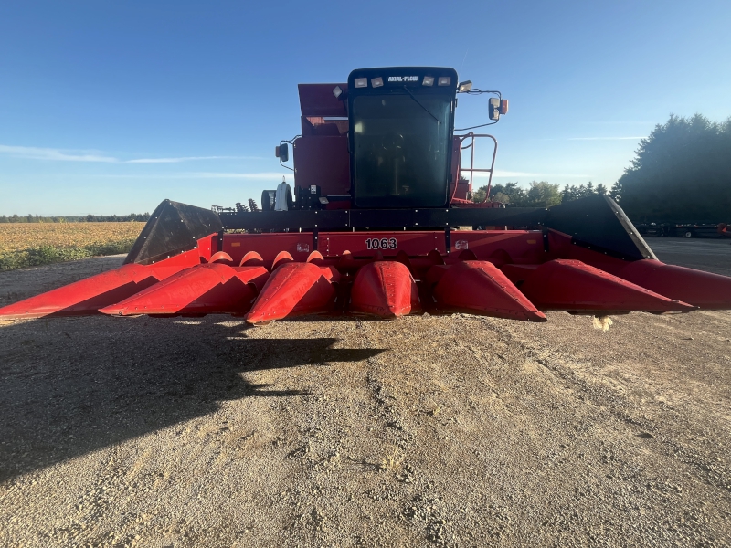 1991 CASE IH 1660 COMBINE PACKAGE WITH TWO HEADS AND CART