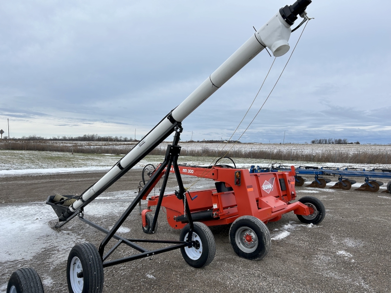 2023 MARKET 8X20 TRANSPORT AUGER