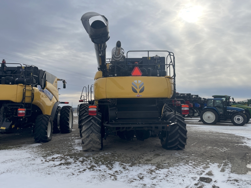 2022 NEW HOLLAND CR7.90 COMBINE