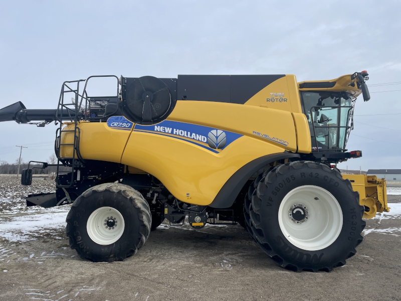 2022 NEW HOLLAND CR7.90 COMBINE