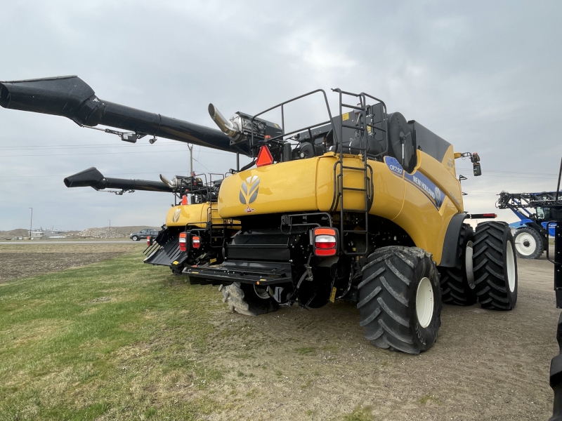 2022 NEW HOLLAND CR7.90 COMBINE