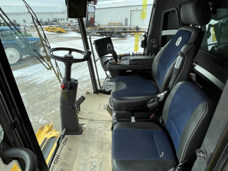 2022 NEW HOLLAND CR7.90 COMBINE