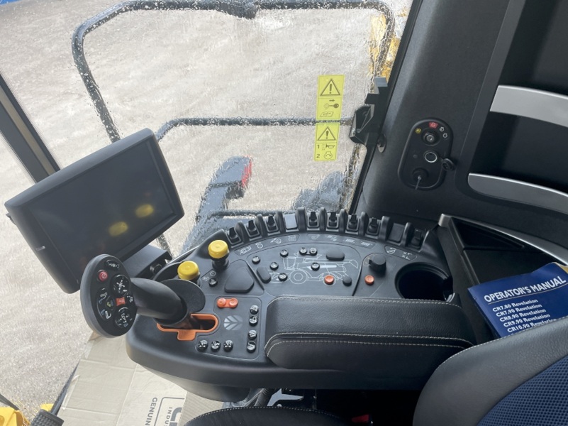 2022 NEW HOLLAND CR7.90 COMBINE