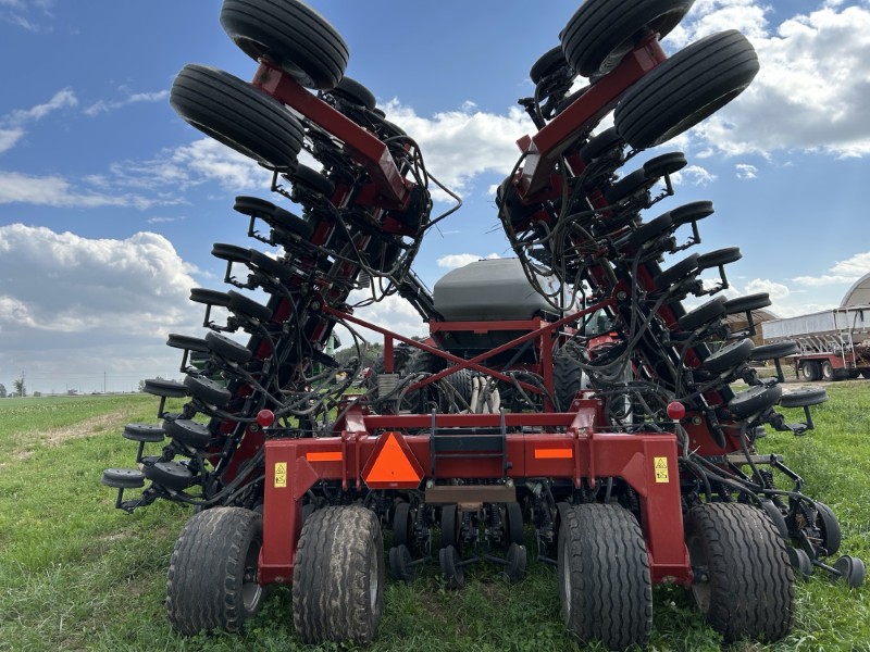2017 CASE IH PD500 PRECISION DISC AIR DRILL WITH 2017 CASE IH 2355 AIR CART