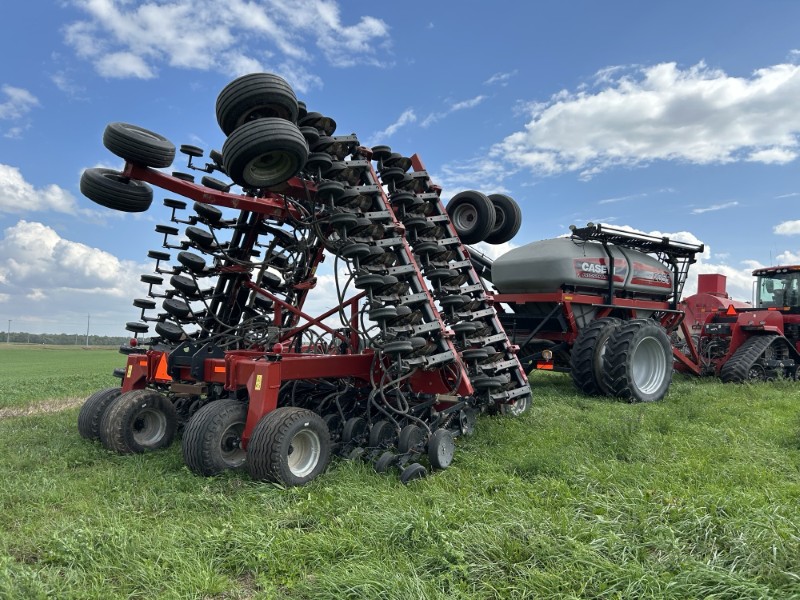 2017 CASE IH PD500 PRECISION DISC AIR DRILL WITH 2017 CASE IH 2355 AIR CART