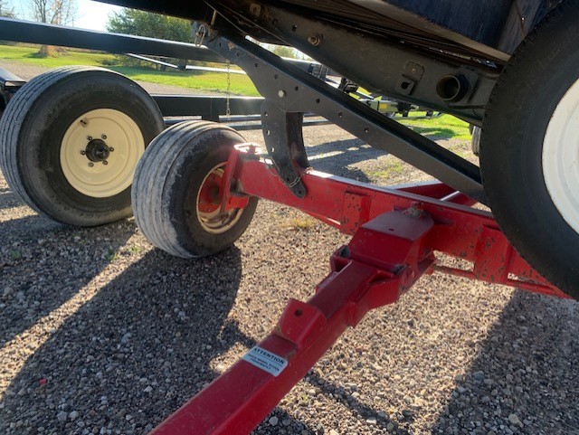 2015 MACDON FD75-30 DRAPER HEAD PACKAGE WITH HEADER CART