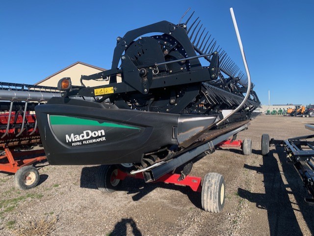 2015 MACDON FD75-30 DRAPER HEAD PACKAGE WITH HEADER CART