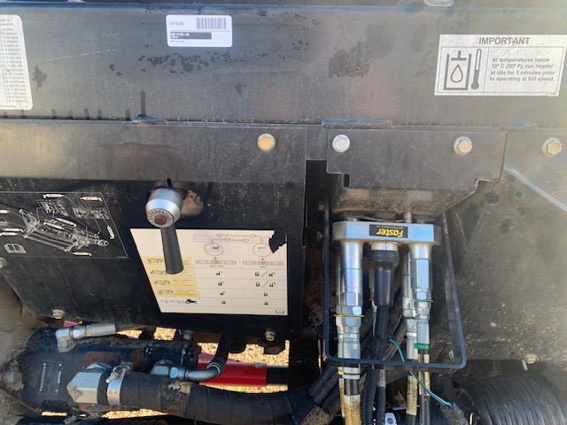 2015 MACDON FD75-30 DRAPER HEAD PACKAGE WITH HEADER CART