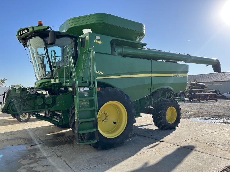 2014 JOHN DEERE S670 COMBINE