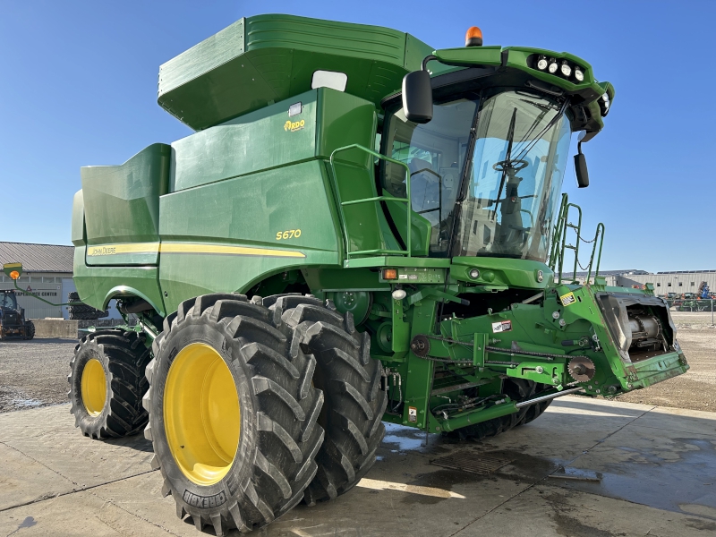 2014 JOHN DEERE S670 COMBINE