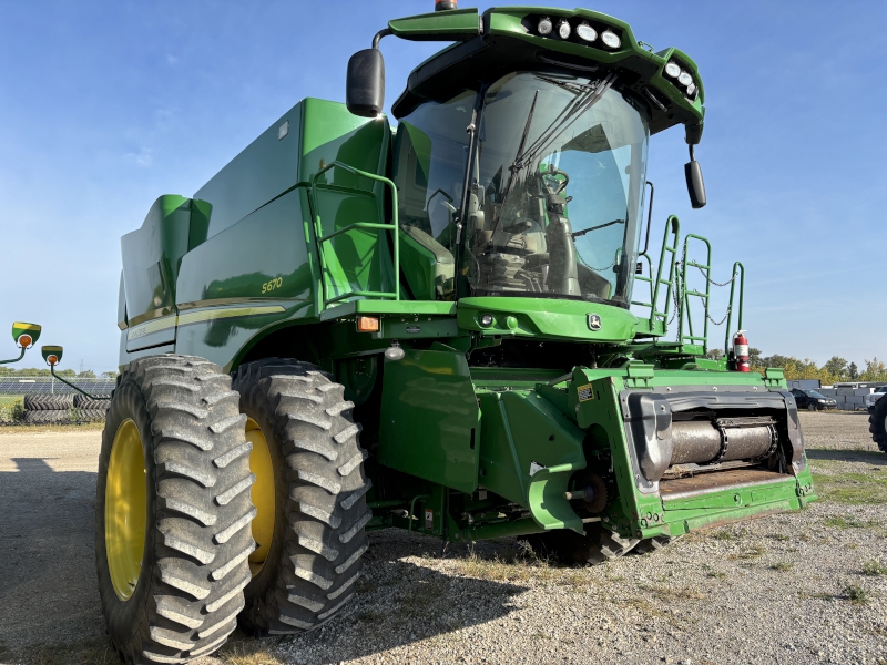 2014 JOHN DEERE S670 COMBINE