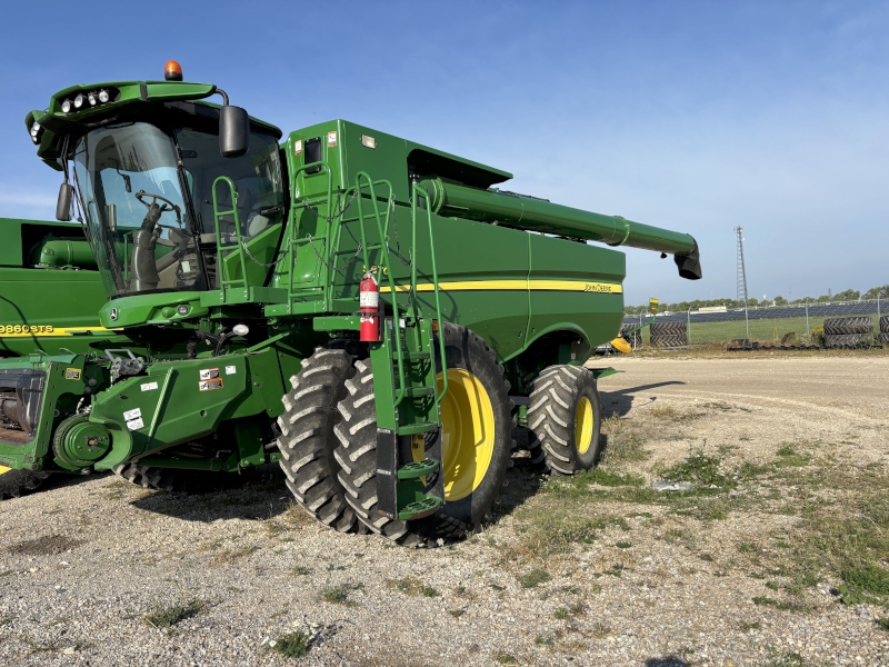2014 JOHN DEERE S670 COMBINE