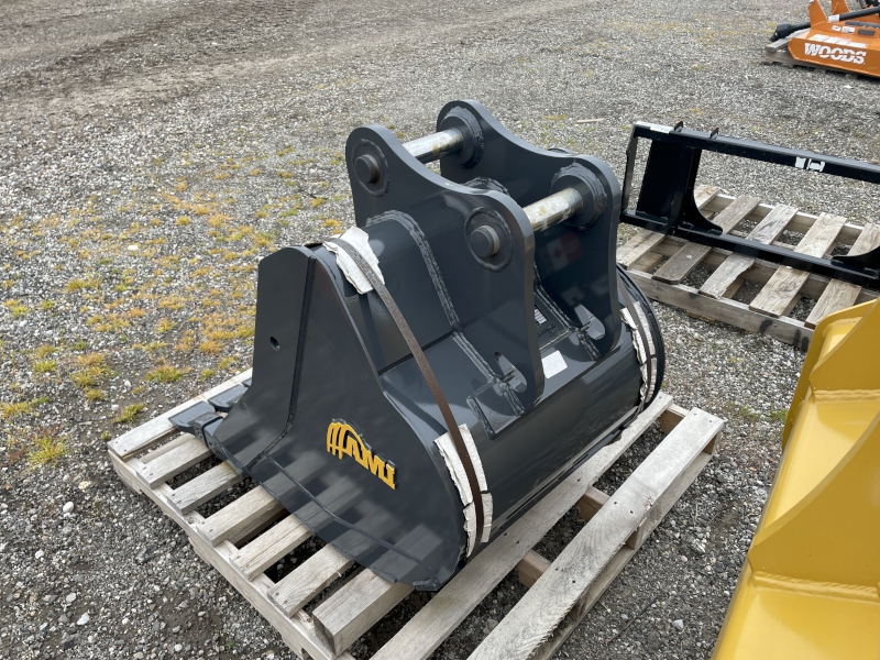 2025 AMI 30 INCH HEAVY DUTY DIGGING BUCKET
