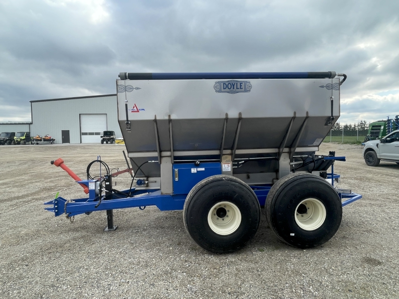 2025 DOYLE 8 TON PULL TYPE FERTILIZER SPREADER