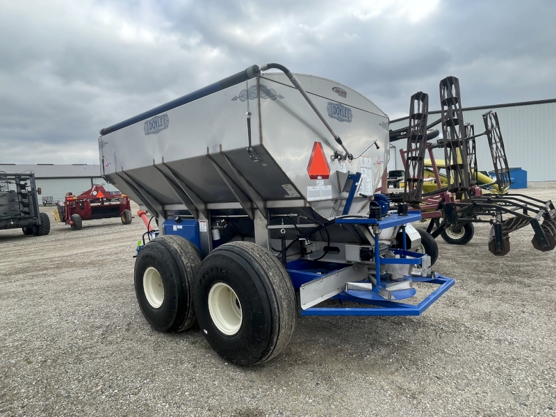 2025 DOYLE 8 TON PULL TYPE FERTILIZER SPREADER